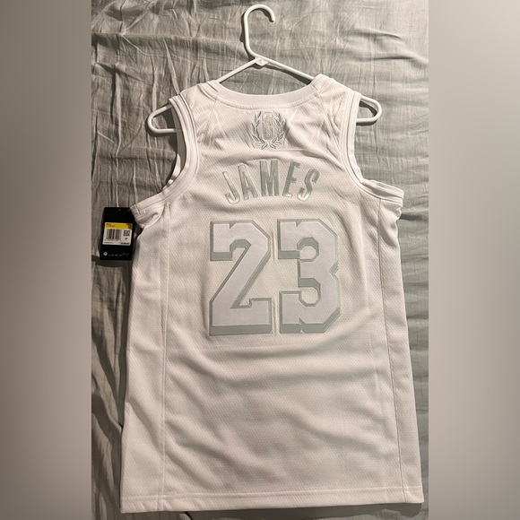Los Angeles Lakers LeBron James Nike MVP Swingman Jersey Statement Edition - Picture 4 of 5